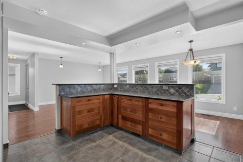 112 Beaconsfield Rise Nw, Calgary, AB 