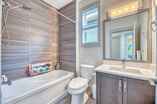 254 25 Avenue Ne, Calgary, AB 