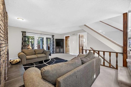 4015 45 Street Sw, Calgary, AB 