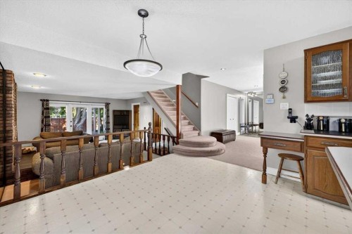 4015 45 Street Sw, Calgary, AB 