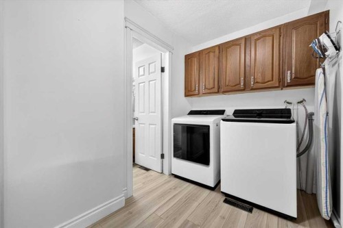 4015 45 Street Sw, Calgary, AB 