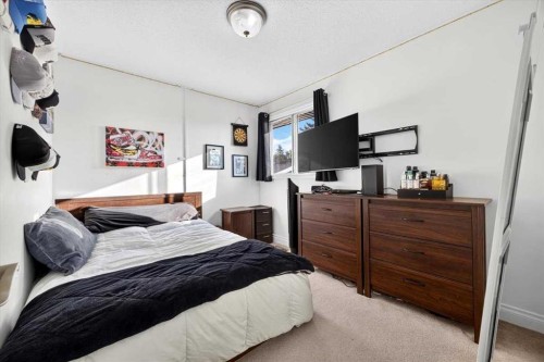 4015 45 Street Sw, Calgary, AB 