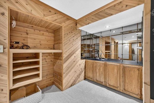 4015 45 Street Sw, Calgary, AB 