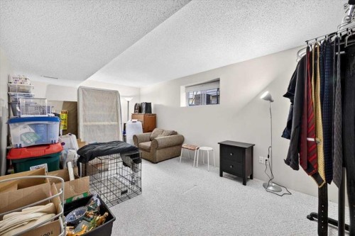 4015 45 Street Sw, Calgary, AB 