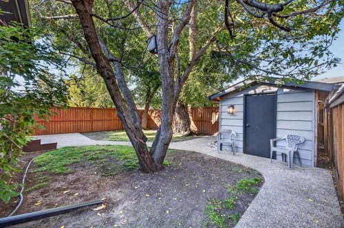 4015 45 Street Sw, Calgary, AB 