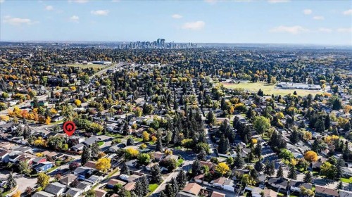 4015 45 Street Sw, Calgary, AB 