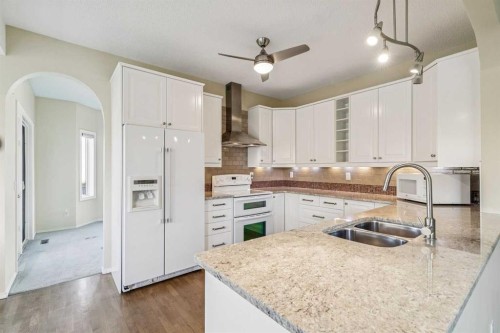912 Woodbine Boulevard Sw, Calgary, AB 