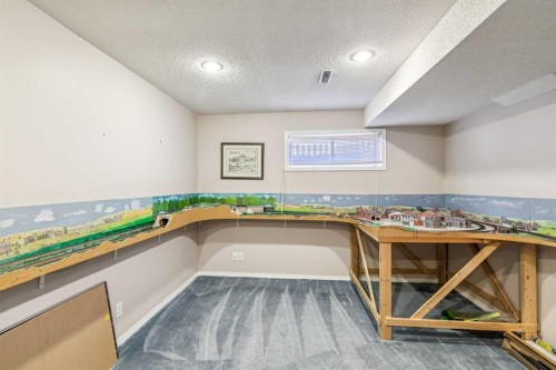 912 Woodbine Boulevard Sw, Calgary, AB 
