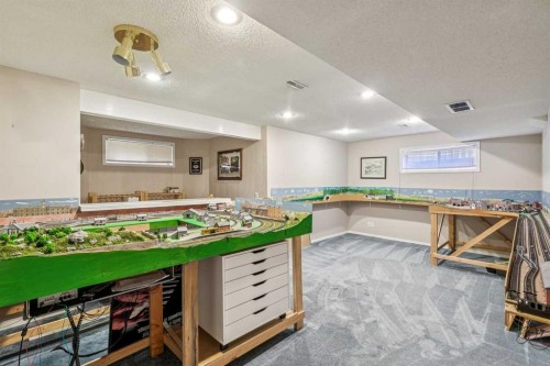 912 Woodbine Boulevard Sw, Calgary, AB 