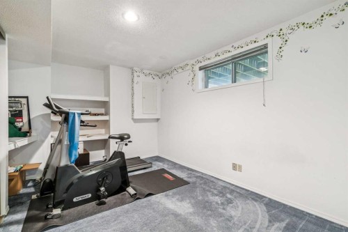 912 Woodbine Boulevard Sw, Calgary, AB 