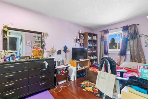 52 Edgepark Road Nw, Calgary, AB 