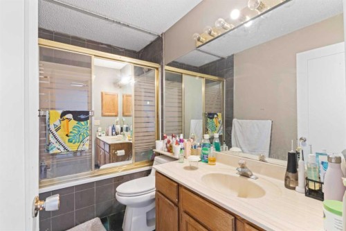 52 Edgepark Road Nw, Calgary, AB 