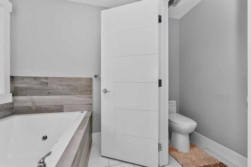 170 Kinniburgh Crescent, Chestermere, AB 