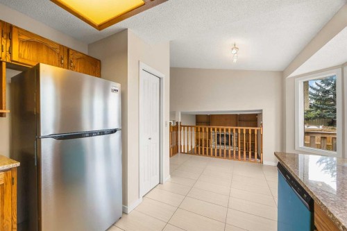 172 Sandpiper Circle Nw, Calgary, AB 