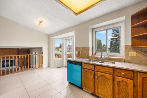 172 Sandpiper Circle Nw, Calgary, AB 