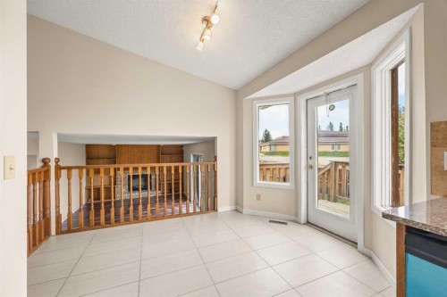 172 Sandpiper Circle Nw, Calgary, AB 
