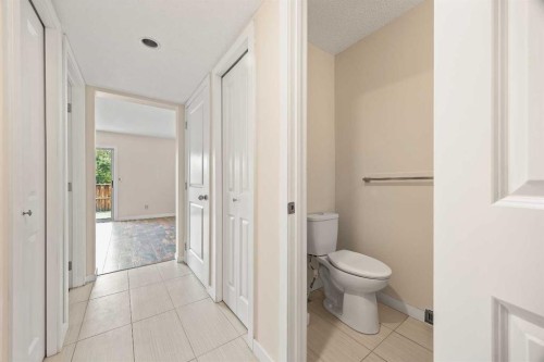 172 Sandpiper Circle Nw, Calgary, AB 