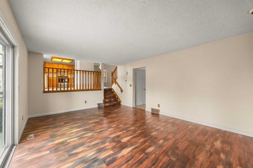 172 Sandpiper Circle Nw, Calgary, AB 