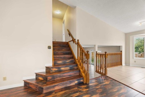 172 Sandpiper Circle Nw, Calgary, AB 