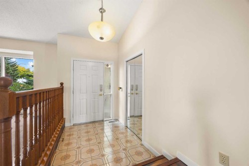 172 Sandpiper Circle Nw, Calgary, AB 