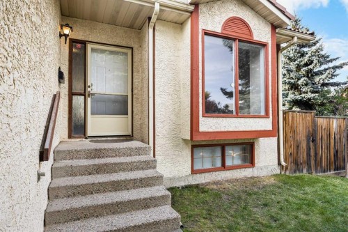 172 Sandpiper Circle Nw, Calgary, AB 