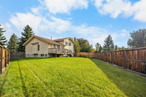 172 Sandpiper Circle Nw, Calgary, AB 
