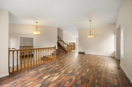 172 Sandpiper Circle Nw, Calgary, AB 