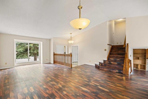 172 Sandpiper Circle Nw, Calgary, AB 
