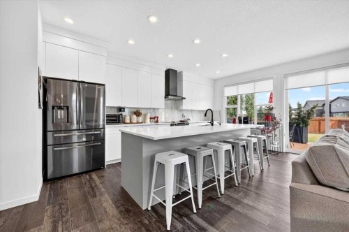 32 Cranbrook Bay Se, Calgary, AB 