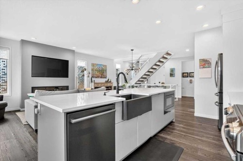 32 Cranbrook Bay Se, Calgary, AB 