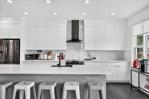 32 Cranbrook Bay Se, Calgary, AB 