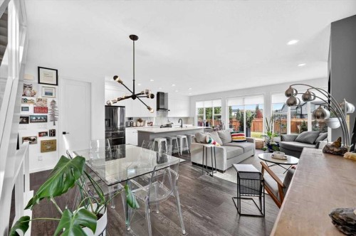 32 Cranbrook Bay Se, Calgary, AB 