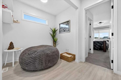 32 Cranbrook Bay Se, Calgary, AB 