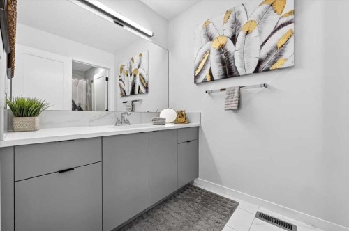 32 Cranbrook Bay Se, Calgary, AB 