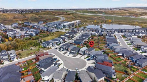 32 Cranbrook Bay Se, Calgary, AB 