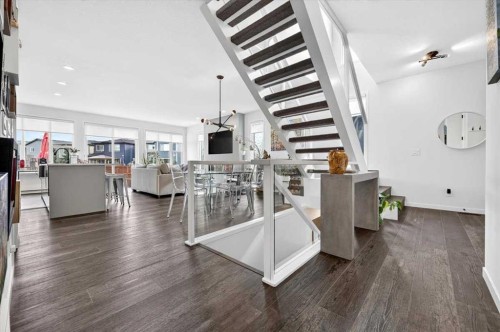 32 Cranbrook Bay Se, Calgary, AB 