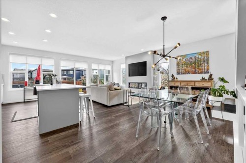 32 Cranbrook Bay Se, Calgary, AB 