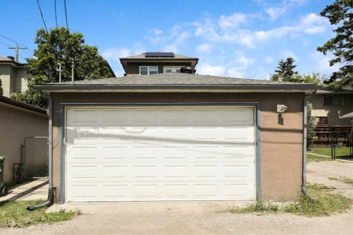 2705 11 Avenue Se, Calgary, AB 