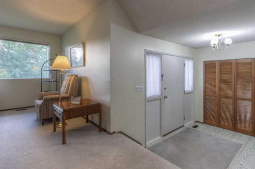14 Varview Place Nw, Calgary, AB 