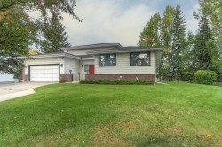 14 Varview Place NW Calgary, AB T3A 0G5