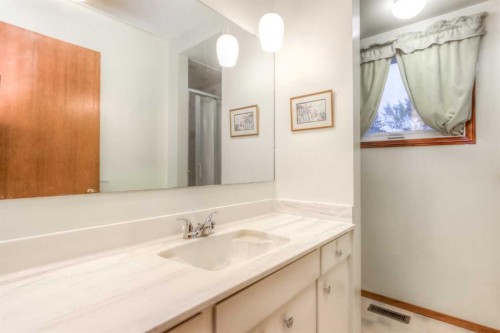 14 Varview Place Nw, Calgary, AB 
