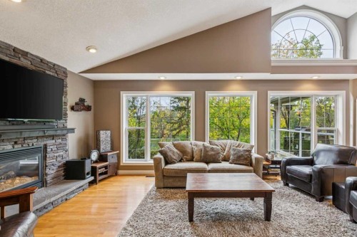 8816 48 Avenue, Calgary, AB 
