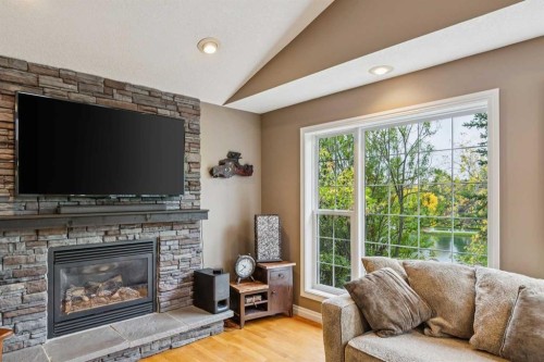 8816 48 Avenue, Calgary, AB 