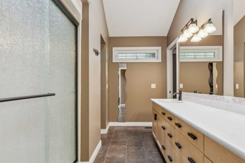 8816 48 Avenue, Calgary, AB 