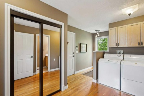 8816 48 Avenue, Calgary, AB 