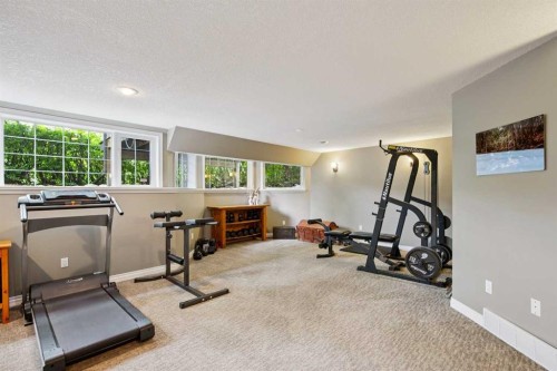 8816 48 Avenue, Calgary, AB 