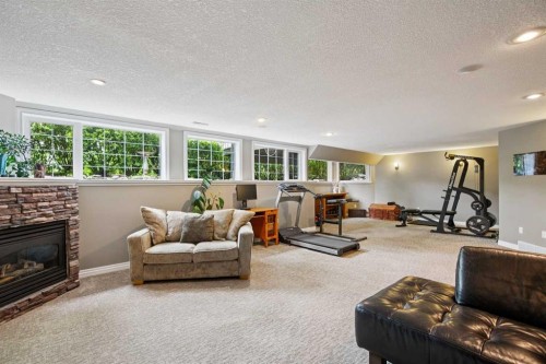 8816 48 Avenue, Calgary, AB 