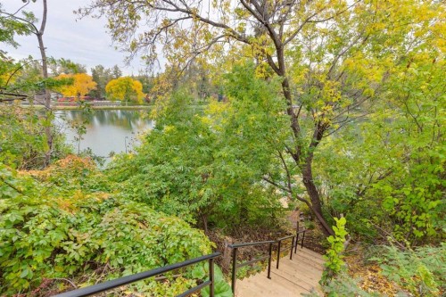 8816 48 Avenue, Calgary, AB 