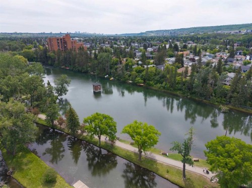 8816 48 Avenue, Calgary, AB 