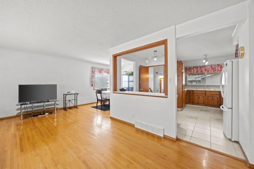 1307 Radisson Drive Se, Calgary, AB 